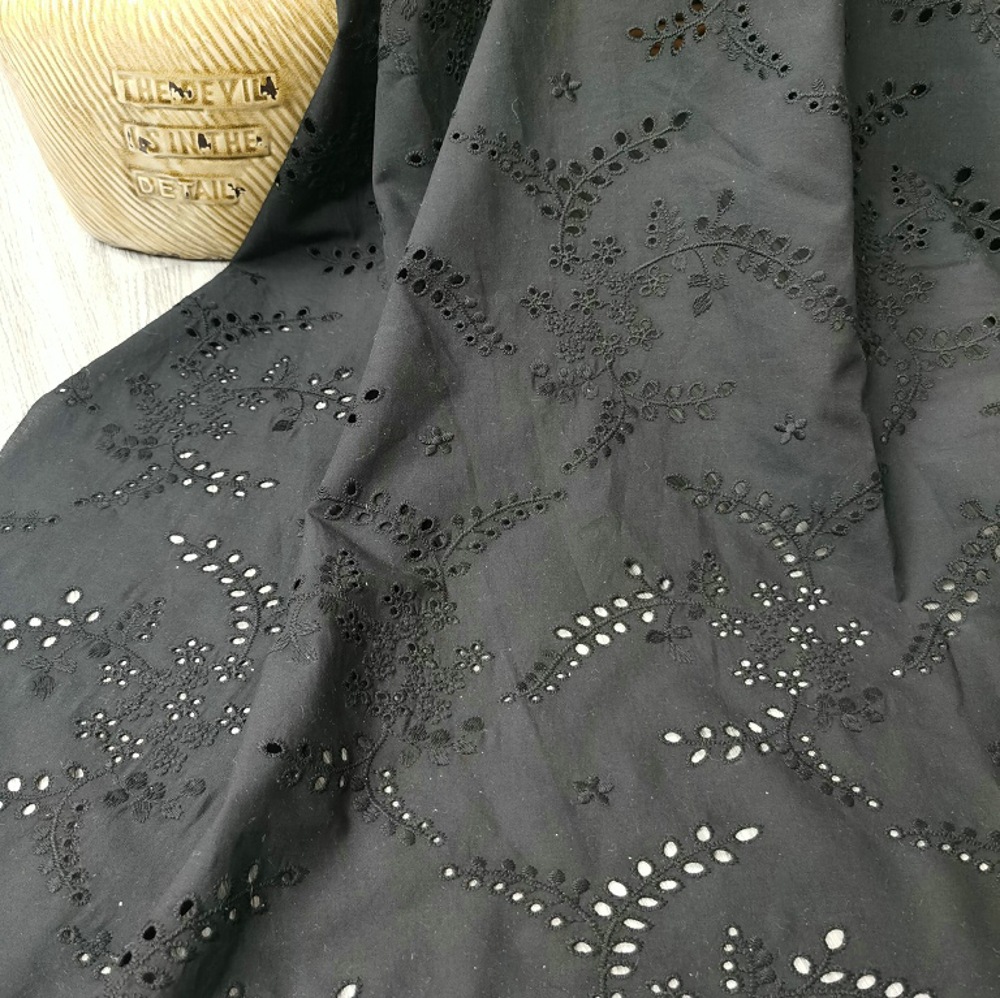 Sewing Eyelet Fabric - Wysokiej jakości czarna ażurowa koronka haftowana