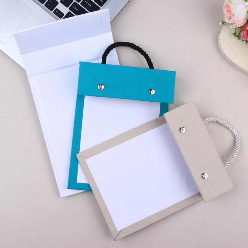 Sewing Machine In Textile - Katalog próbek tekstyliów, organizer na próbki