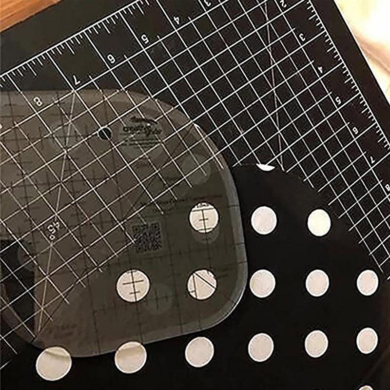 Zakrzywiona linijka do narożni – Quilting Ruler Square recenzja i cena